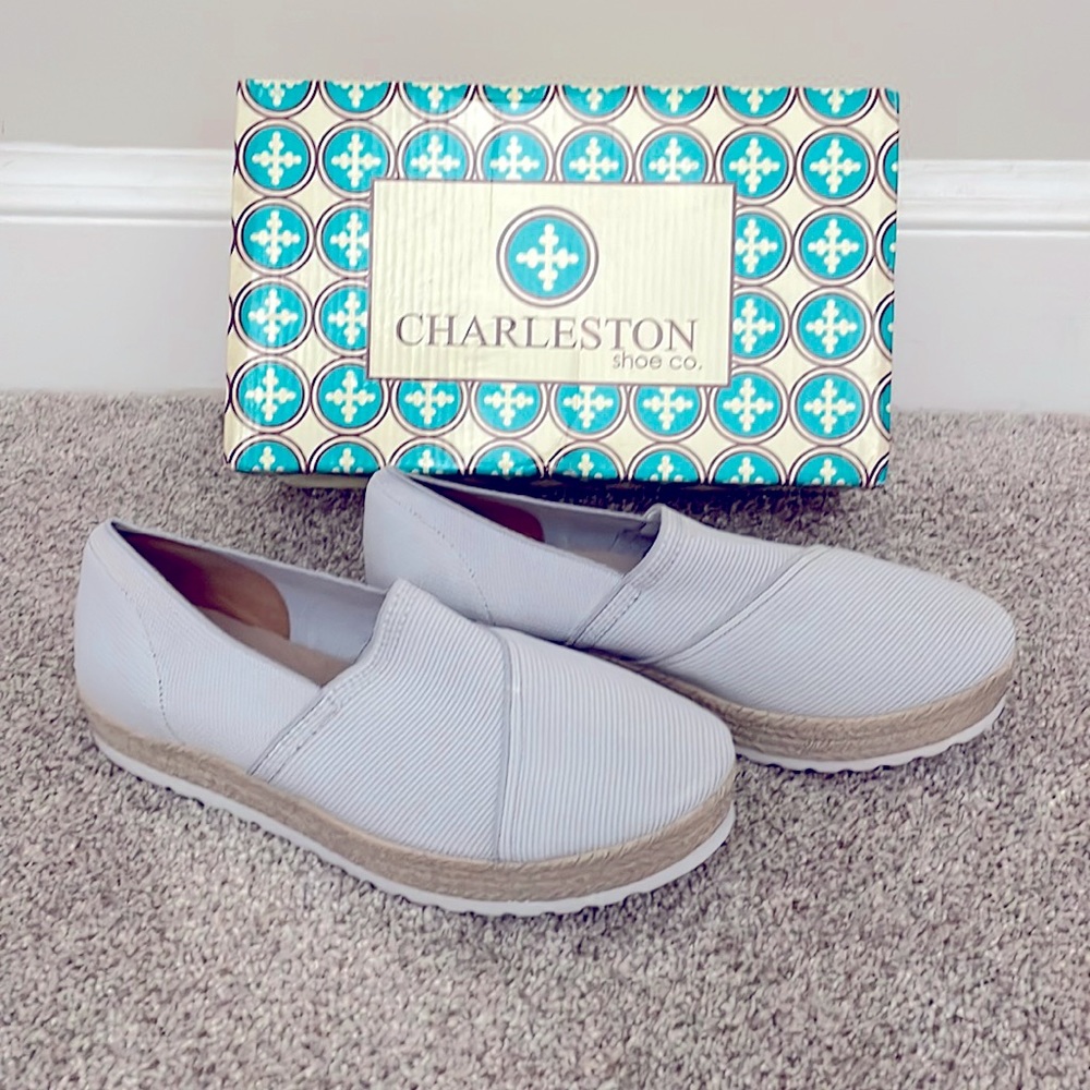 CHARLESTON Shoe Co. Size 7